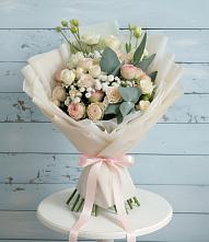 Букет цветов из:  Розы и Лизиантусы в Беслане