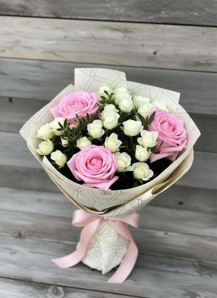 Букет цветов из: Розы в Беслане