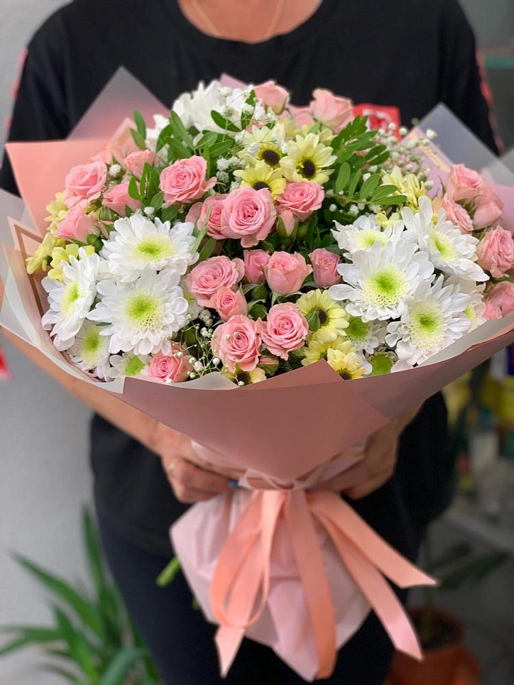 Букет цветов из: Розы и Хризантемы в Беслане