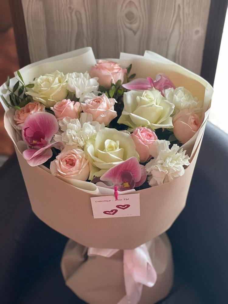 Букет цветов из: Орхидеи, Розы и Гвоздики в Беслане