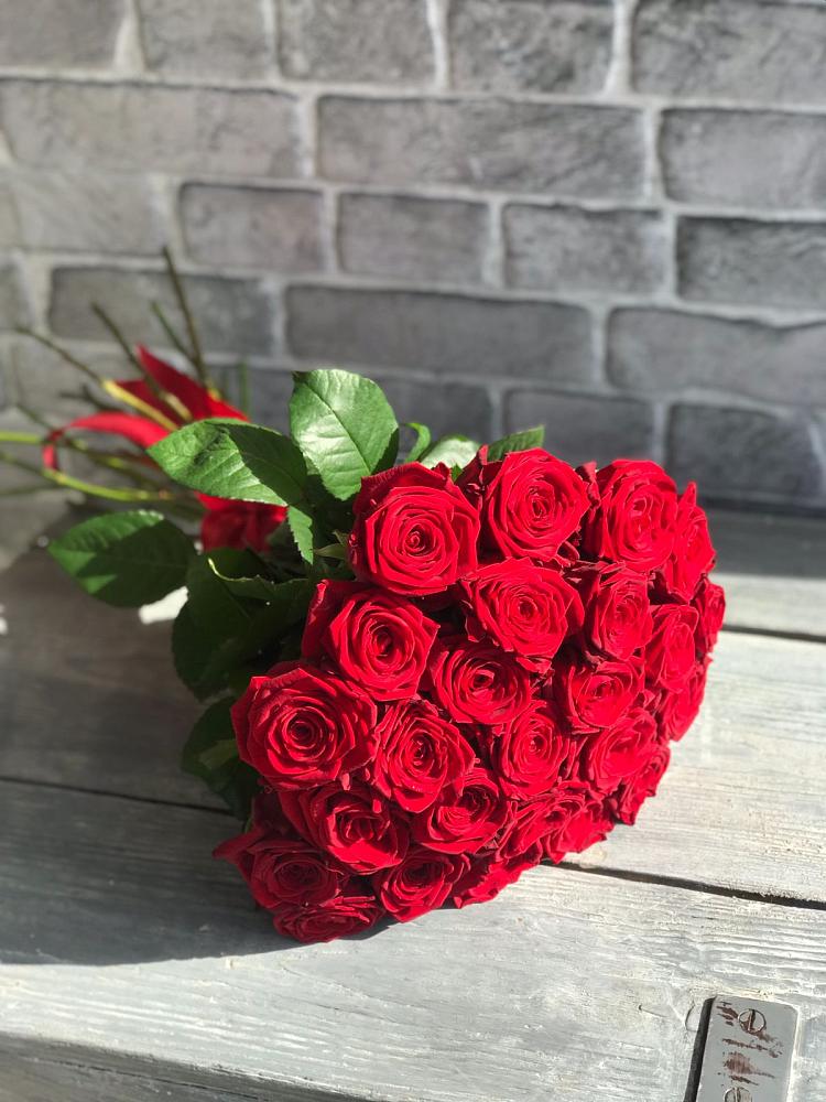 Букет Красные розы Фридом в Беслане