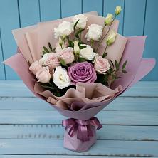 Букет цветов из:  Розы и Лизиантусы в Беслане
