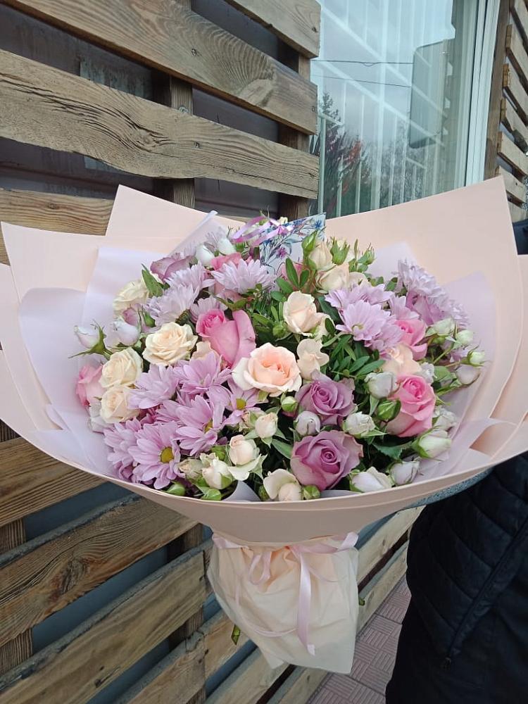 Букет цветов из: Розы и Хризантемы в Беслане