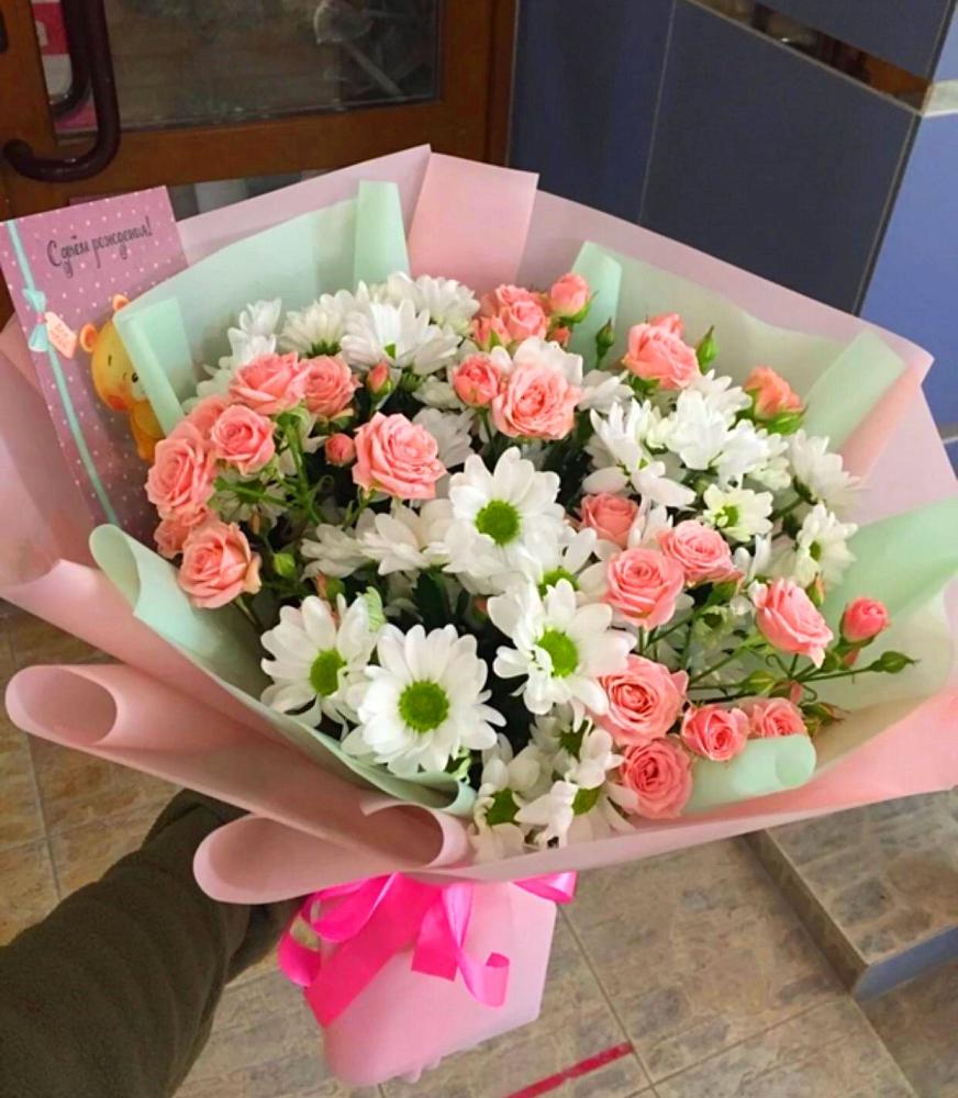 Букет цветов из: Розы и Хризантемы в Беслане