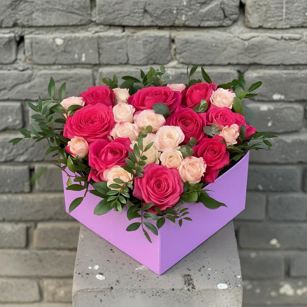 Цветочная композиция из Розы в коробке в Беслане
