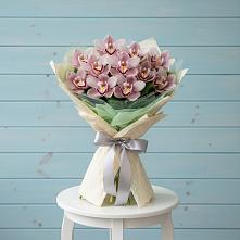 Букет цветов из:  Орхидеи и Розы в Беслане