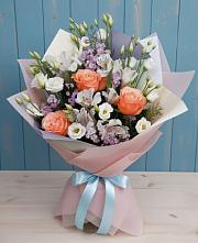 Букет цветов из:  Лизиантусы, Розы, Альстромерии и Гипсофила в Беслане