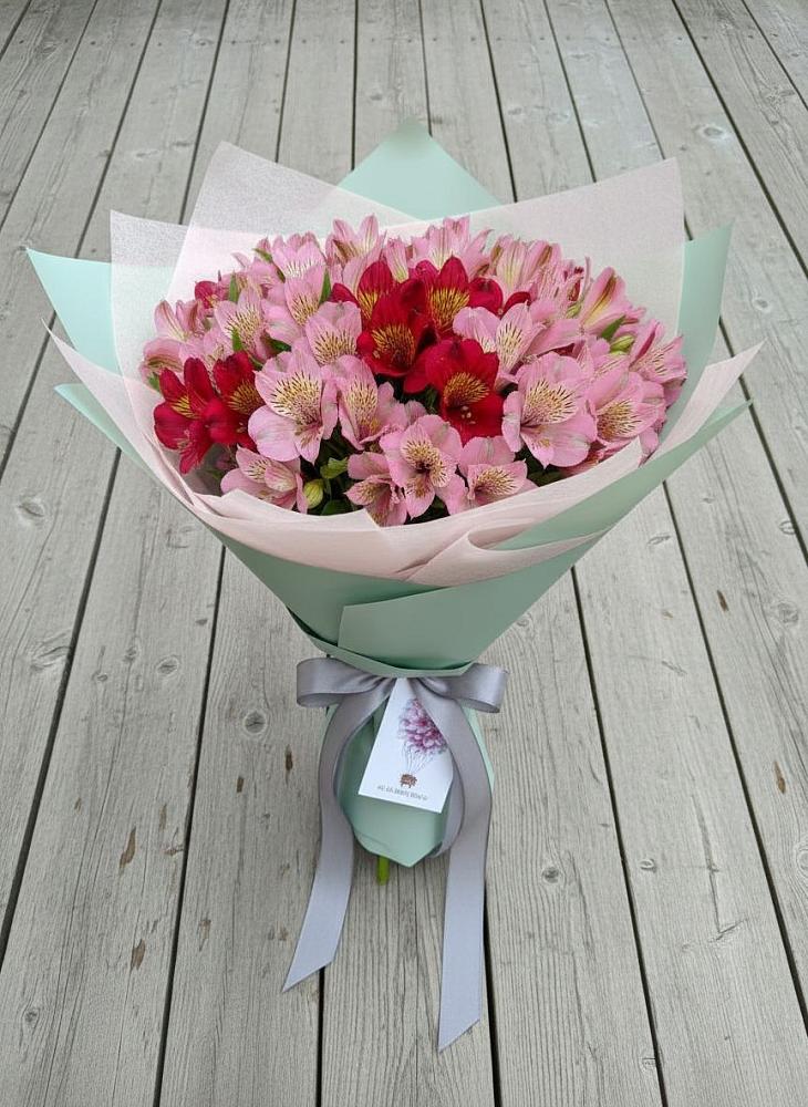 Букет цветов из: Альстромерии в Беслане