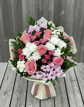 Букет цветов из:  Альстромерии, Гвоздики, Розы и Хризантемы в Беслане