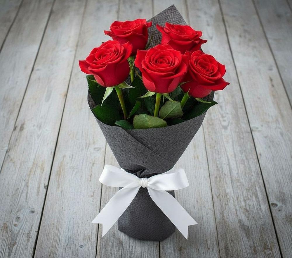 Букет 5 Красных роз Эдлесс Лав в Беслане