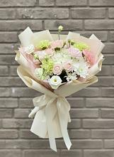 Букет цветов из:  Гвоздики, Розы, Лизиантусы и Хризантемы #REPLACE_PRED# Беслане