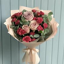 Букет цветов из:  Гвоздики и Розы в Беслане
