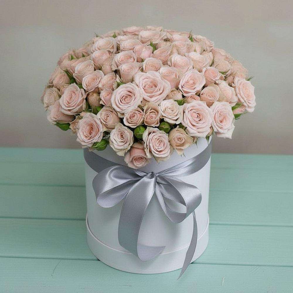 Цветочная композиция из Розы в шляпной коробке в Беслане